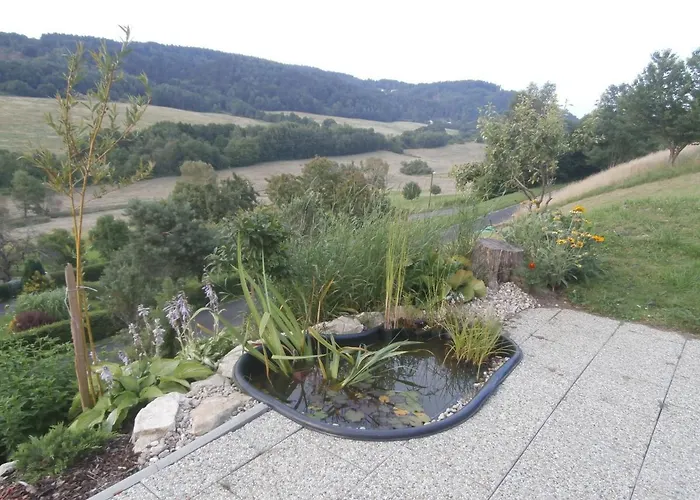 Dom wakacyjny Charming House With Beautiful Landscape Frýdštejn